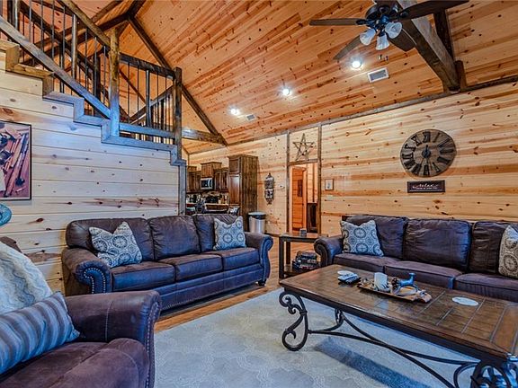 4th image of 63 Stone Pine Ln