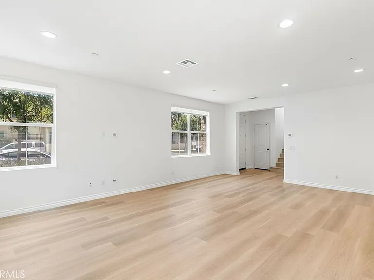 2811 E Kendall Ln — Photo 10