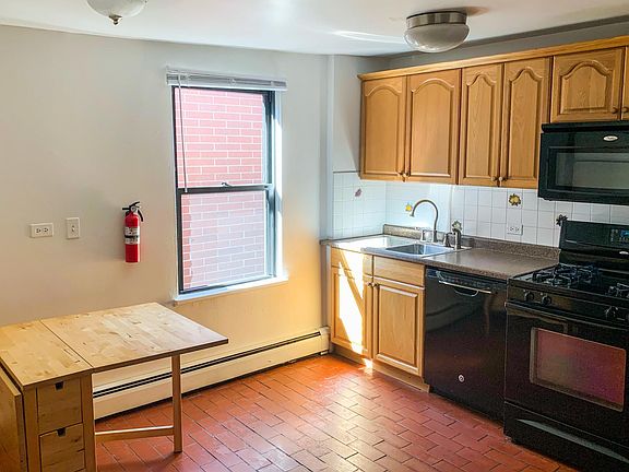 5th image of 815 W Lill Ave APT 3