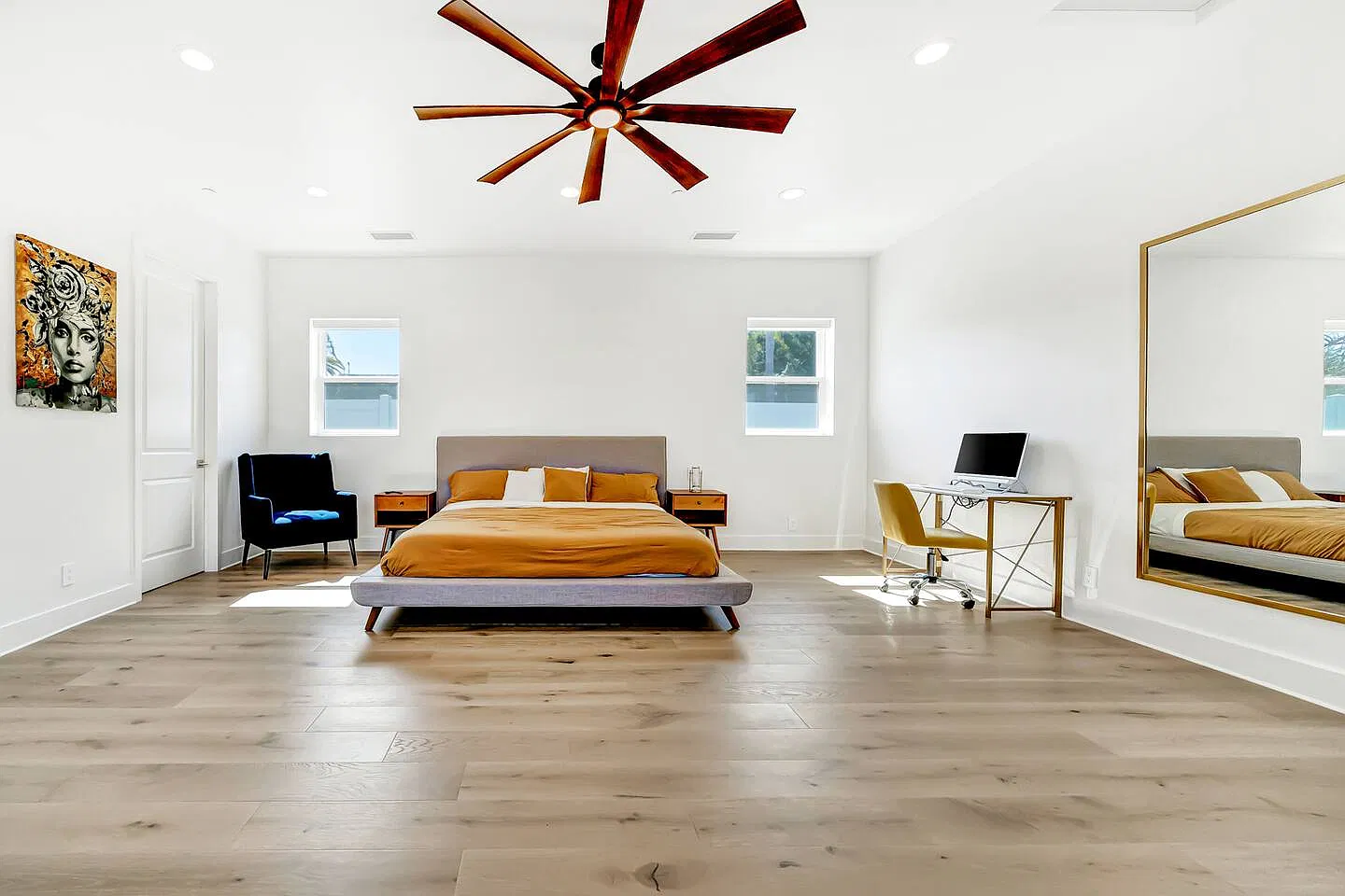 2 bed, 1200 sqft, $7,300 — Photo 3