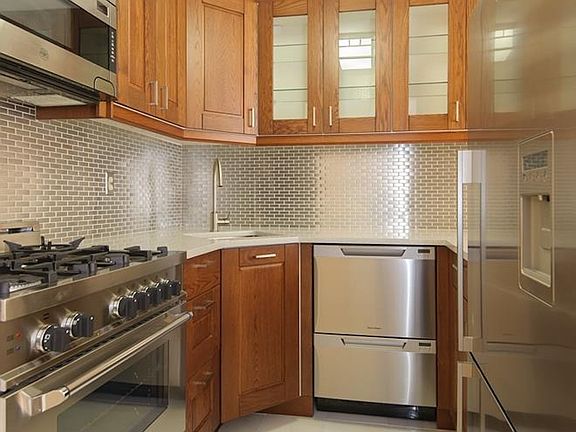4th image of 44 E 12th St APT 6C
