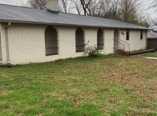 709 N Valley West Dr, Rogers, AR 72756