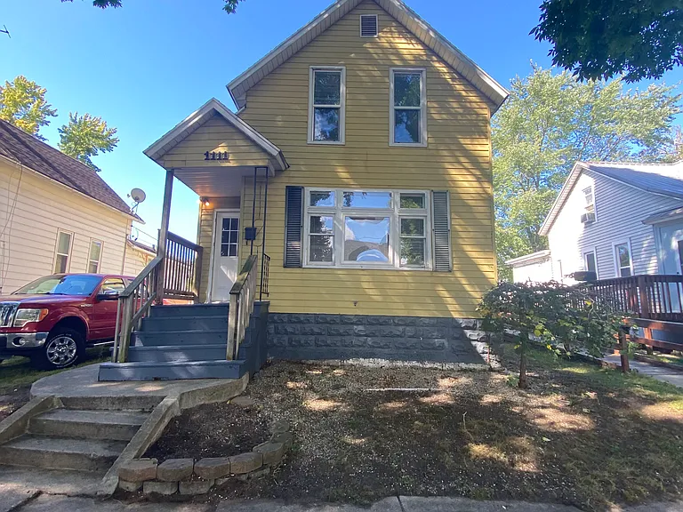 1111 Lincoln Ave NW — Photo 24