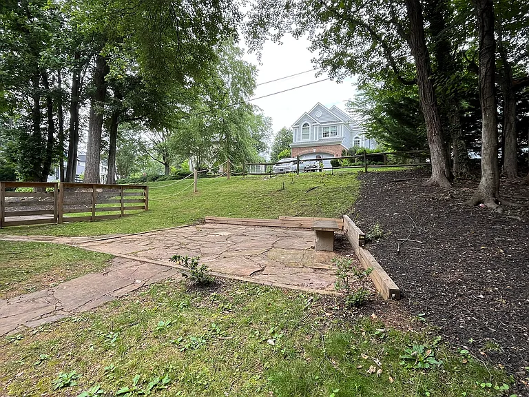 6833 Melrose Dr — Photo 36