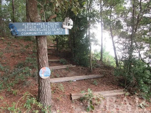 106-110 Lee St, Jarvisburg, NC 27947