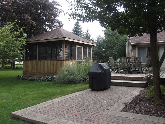 4th image of 450 Loyer Ln