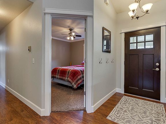 5th image of 604 S Osprey Dr