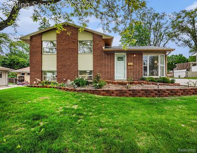 900 Bird Song Dr, Milford, MI, 48381