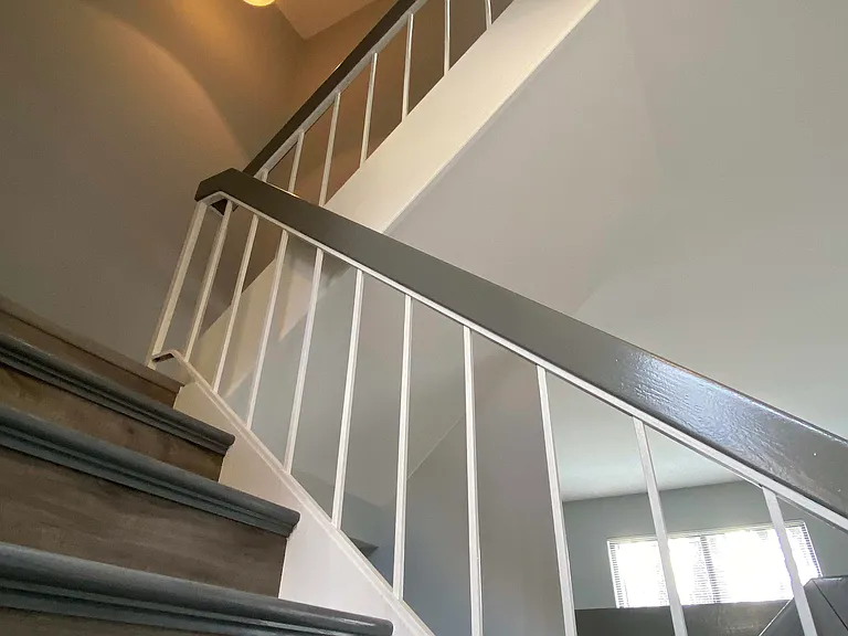 staircase to upper level