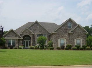 397 Live Oaks Dr, Millbrook, AL 36054