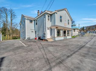 1004 Demunds Rd, Dallas, PA 18612