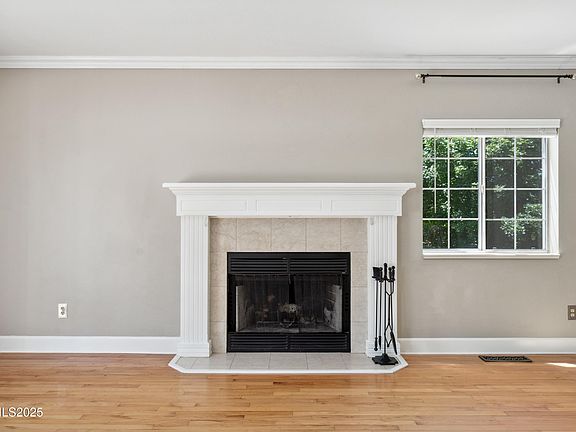 5th image of 4221 Hillview Dr