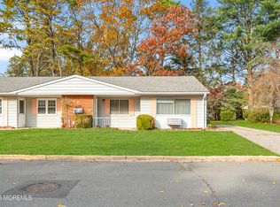 8 Ohio Dr #A, Manchester Township, NJ 08759