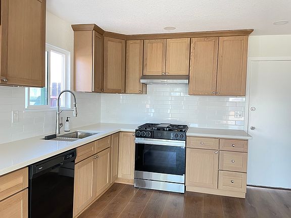 2nd image of 9951 Kingston St