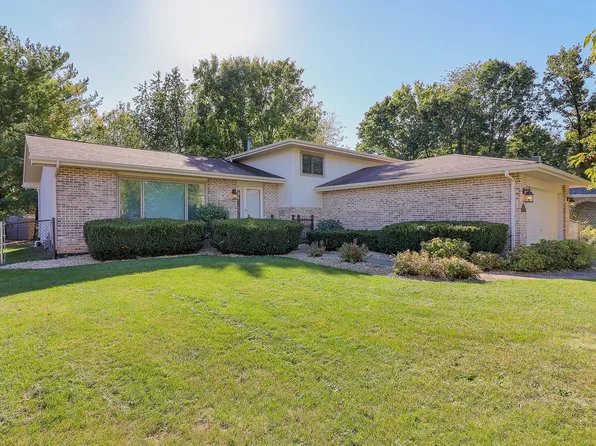 16463 Winding Creek Rd, Plainfield, IL 60586