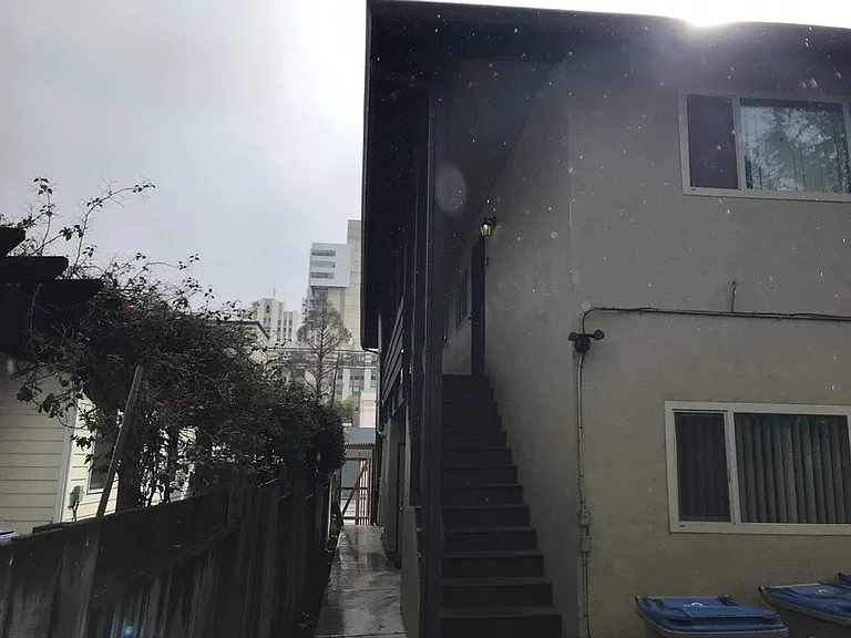 219 E. St. John Street — Photo 7