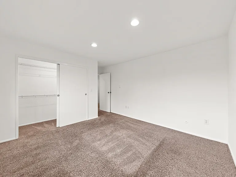 324 Shore Dr #B-8 — Photo 10