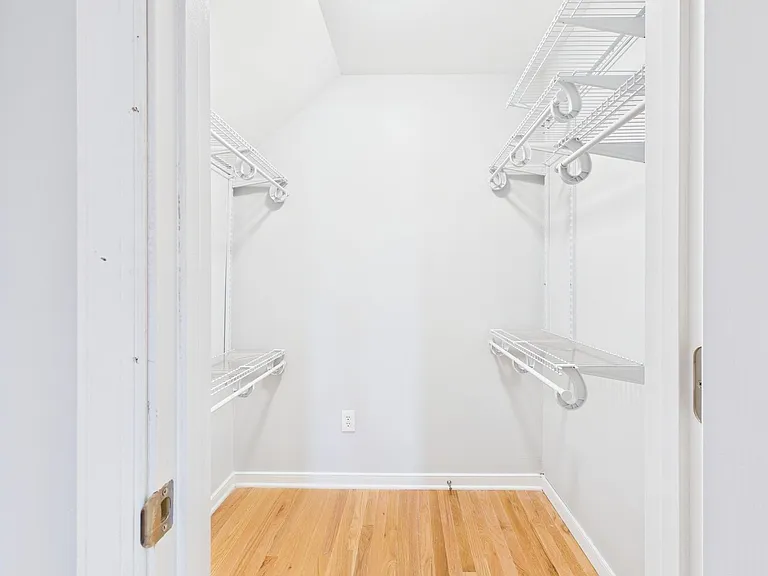 12017 Hunton Crossing Pl — Photo 35