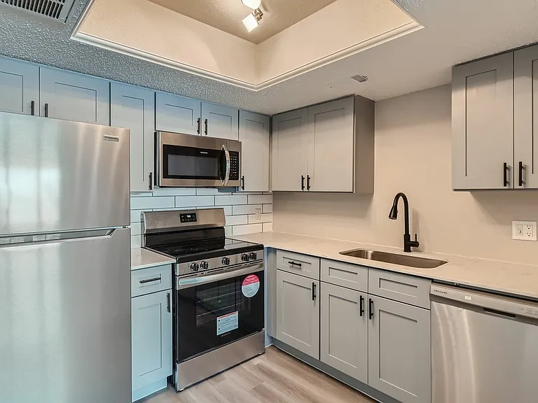 Rise Spring Pointe — Photo 23
