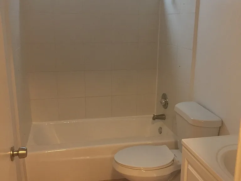 650 Linden Ave — Photo 8
