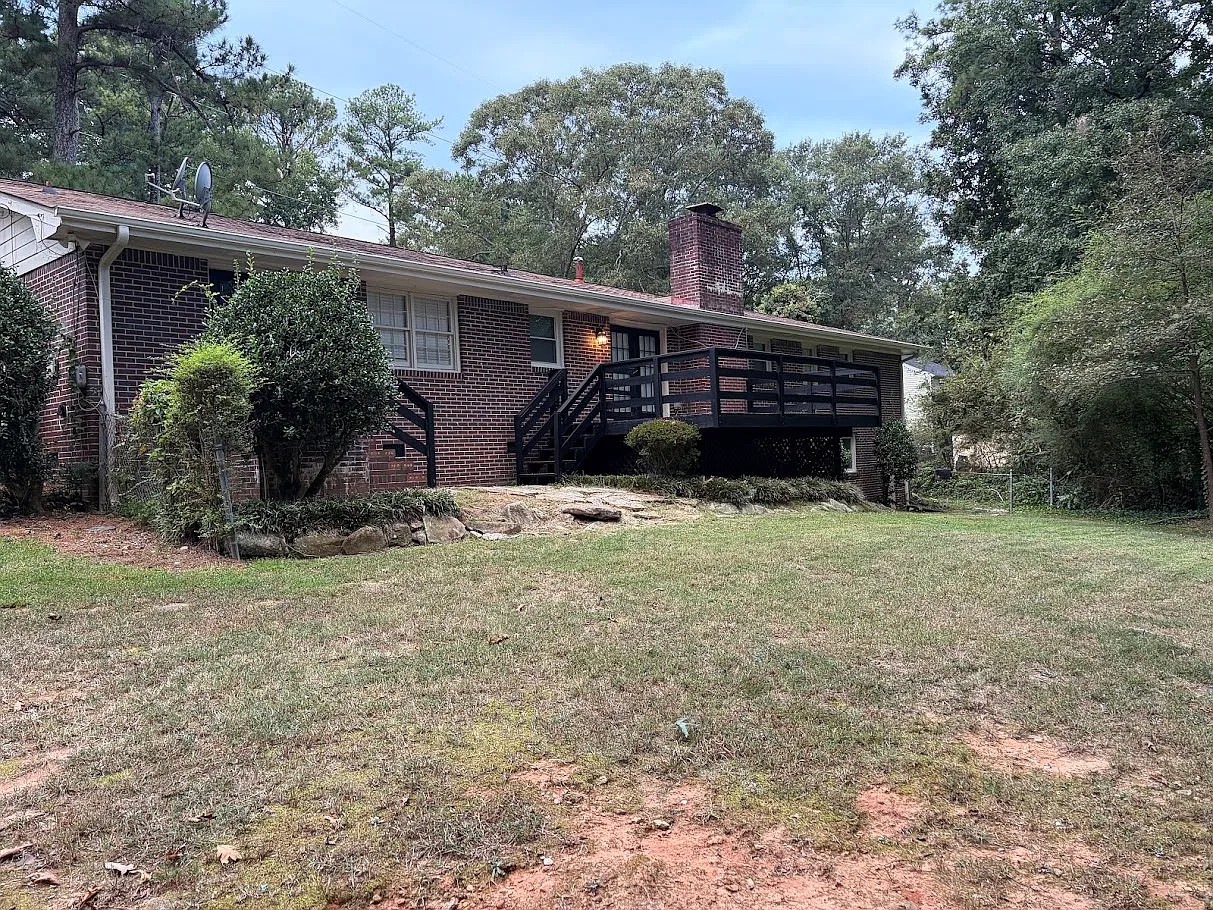 5 bed, 2716 sqft, $925 — Photo 2
