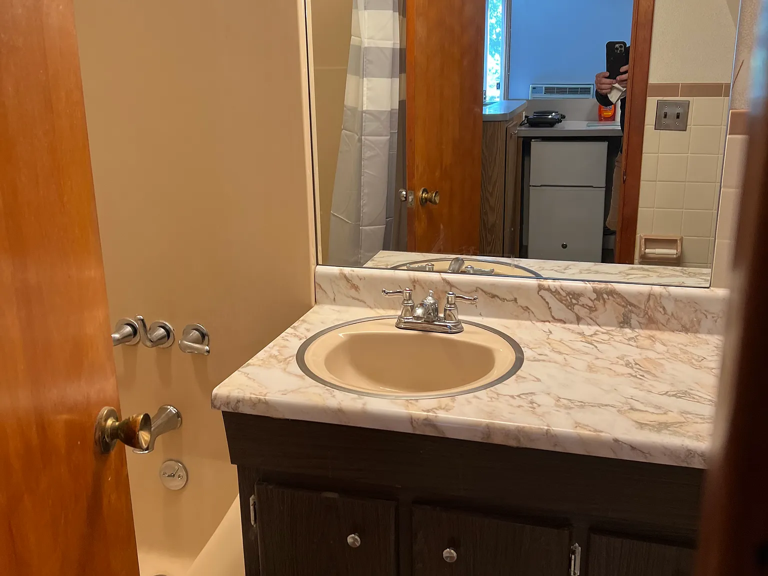 Studio, 650 sqft, $1,450 — Photo 3