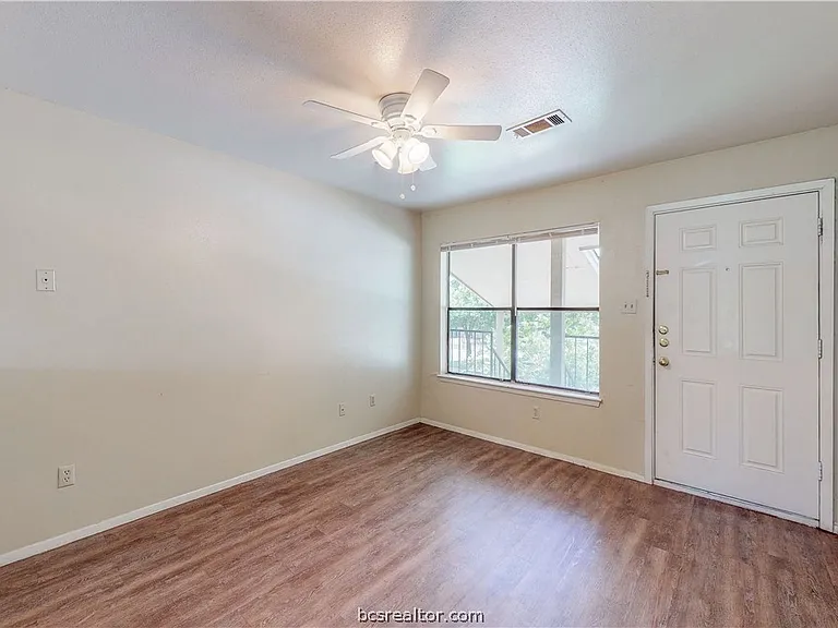 303 Manuel Dr #C — Photo 9