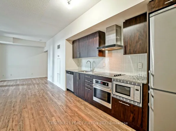 352 Front St W #2211, Toronto, ON M5V 0K3