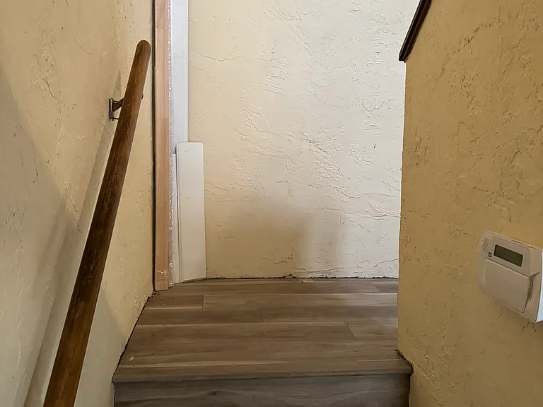 1805 Village Ct — Photo 2