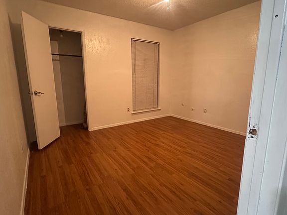 5th image of 3071 Shane St