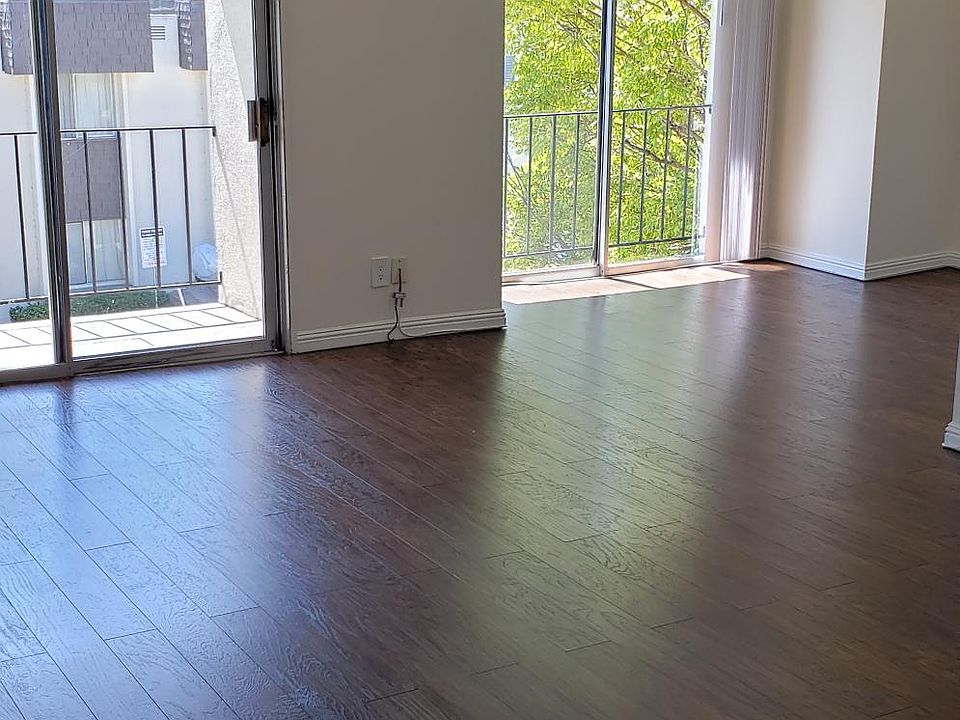 1st image of 156 Oxford Ln APT 4