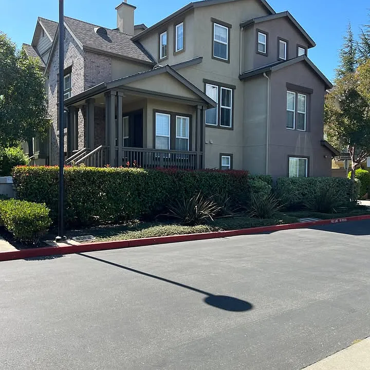 11 Royal Oak Ct