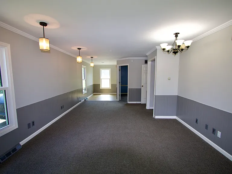 123 N Jackson St — Photo 4