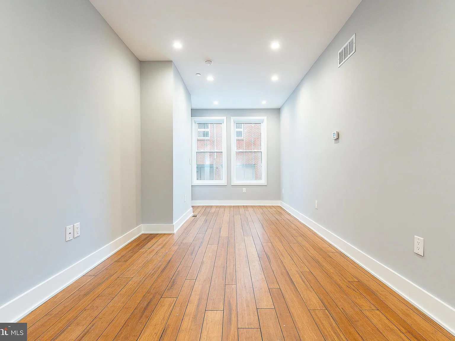 2 bed, 1150 sqft, $2,050 — Photo 4
