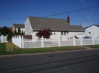 66 E Marine Ave, Lindenhurst, NY 11757