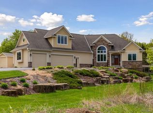 876 Jewel Ave N, Lake Elmo, MN 55042