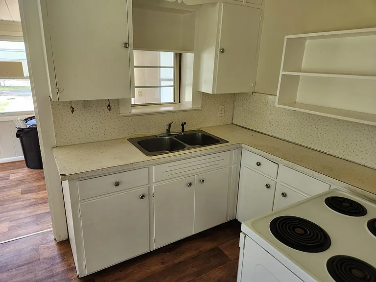 2924 Hampton St — Photo 5