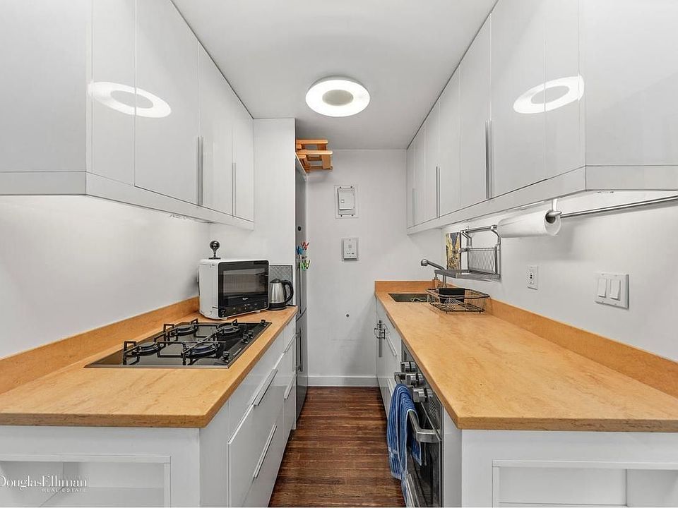 1st image of 547 Avenue Of The Americas #3A