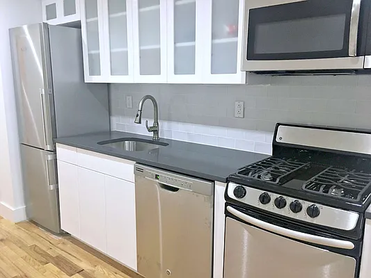 Rented by Metropolitan Equities | media 10