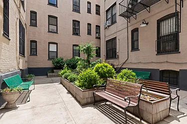 Rented by Addison Property Group