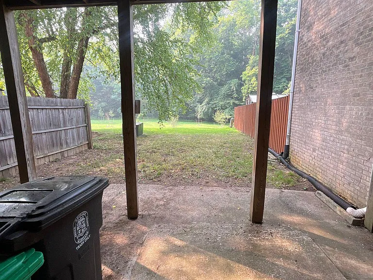 12809 Cheval Ct — Photo 32
