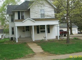 441 S 5th St, Watseka, IL 60970