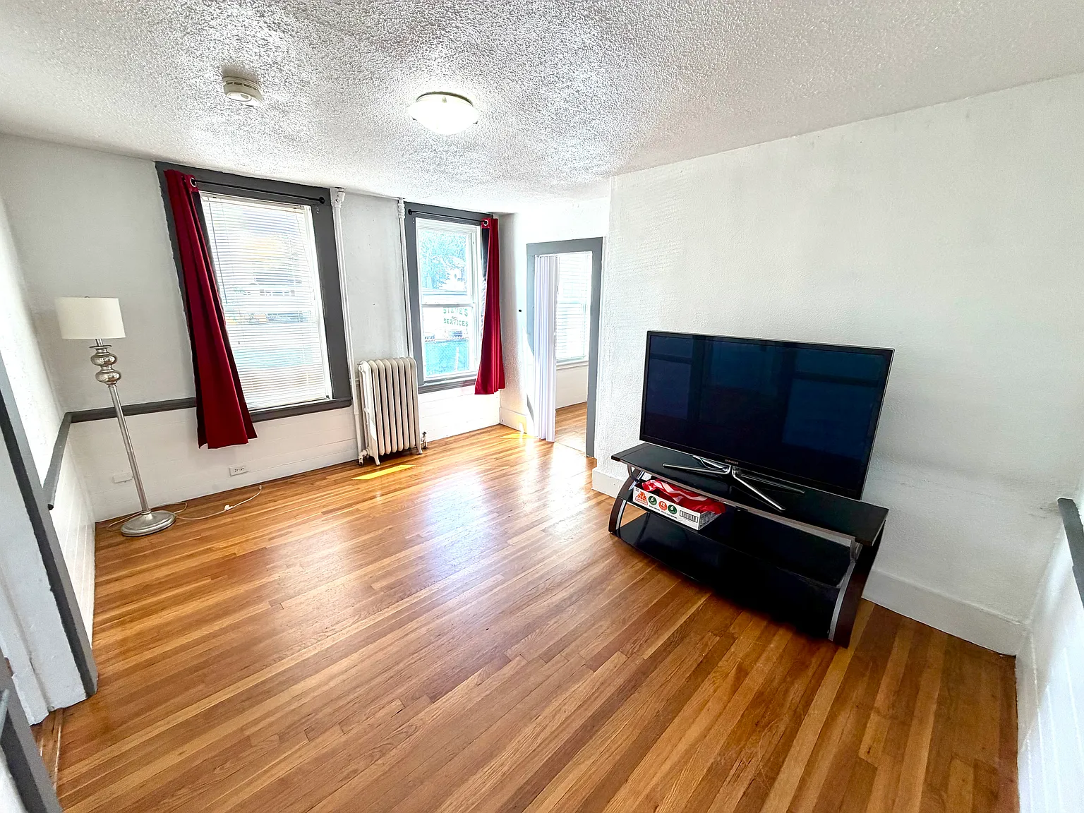 1 bed, 706 sqft, $1,900 — Photo 4