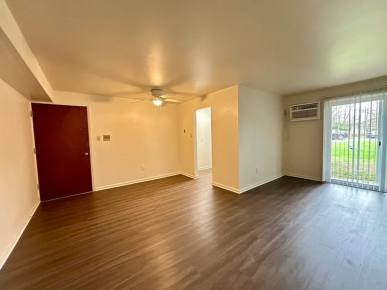 Edgewood Apartments — Photo 6