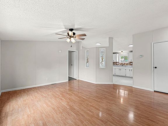 3rd image of 56842 Southgate