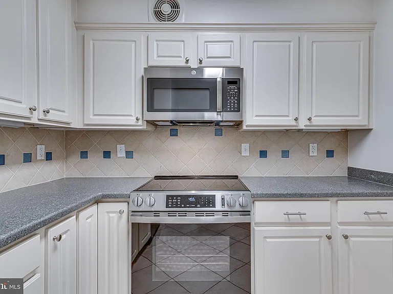 5904 Mount Eagle Dr #903 — Photo 9