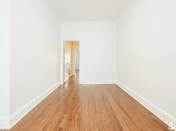 414 Onderdonk Avenue image 5 of 15