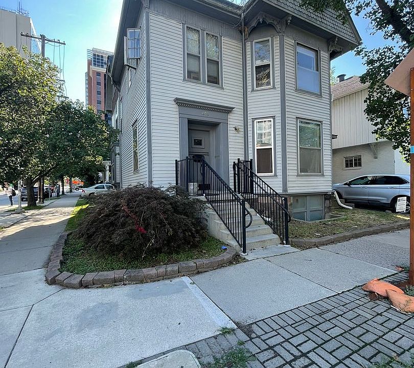 1st image of 401 S Division St #A