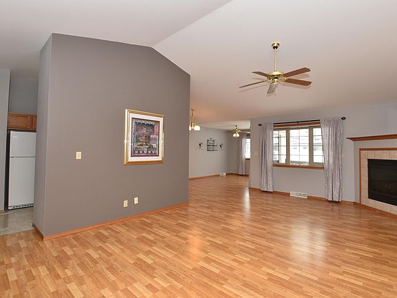 2nd image of 8467 S Cortland Dr
