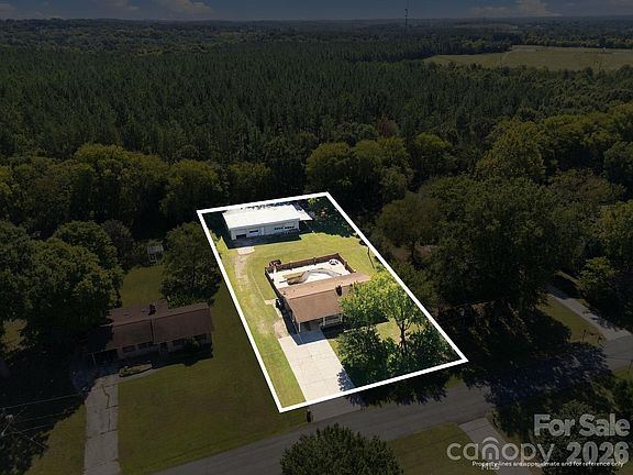 2nd image of 817 Rubens Rd SW
